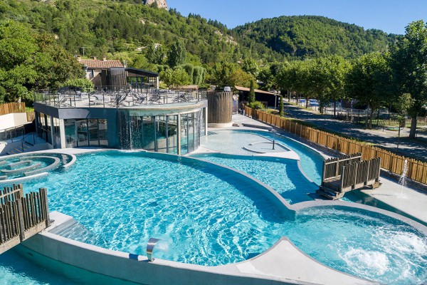 Beleef een vakantie vol zwemplezier in het nieuwe waterparadijs op deze camping in de Provence