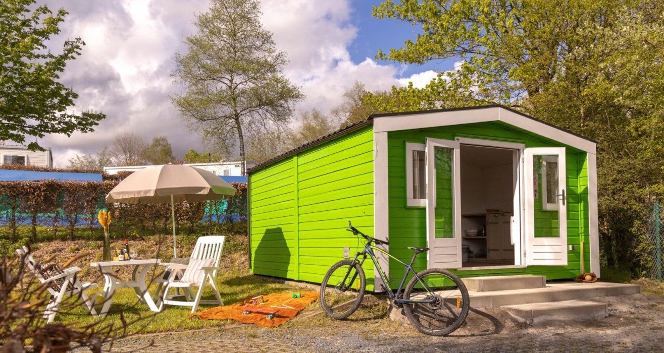 Houten hut camping bertrix 1