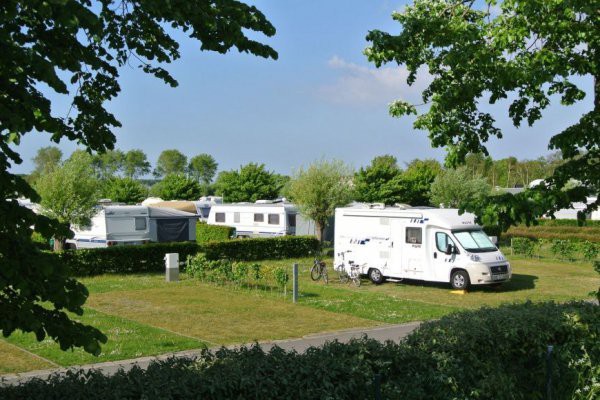 Kamperen aan de Belgische kust? Reserveer nu voor een camper, caravan, tent of vouwwagen op Kustpark Nieuwpoort.